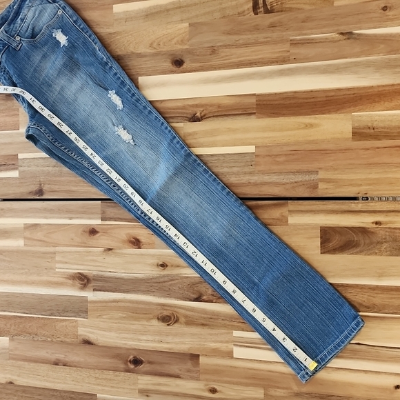Mudd Light Wash Distressed Skinny Jeans - Womens/Juniors Size 7 - Picture 8 of 8